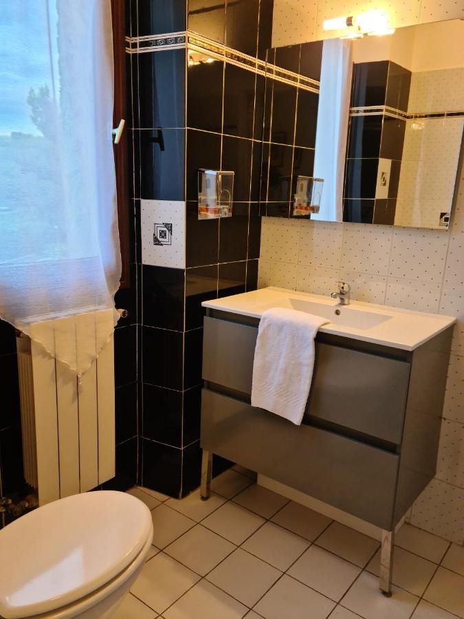 Auberge La Folie Соссе-ле-Пен Экстерьер фото